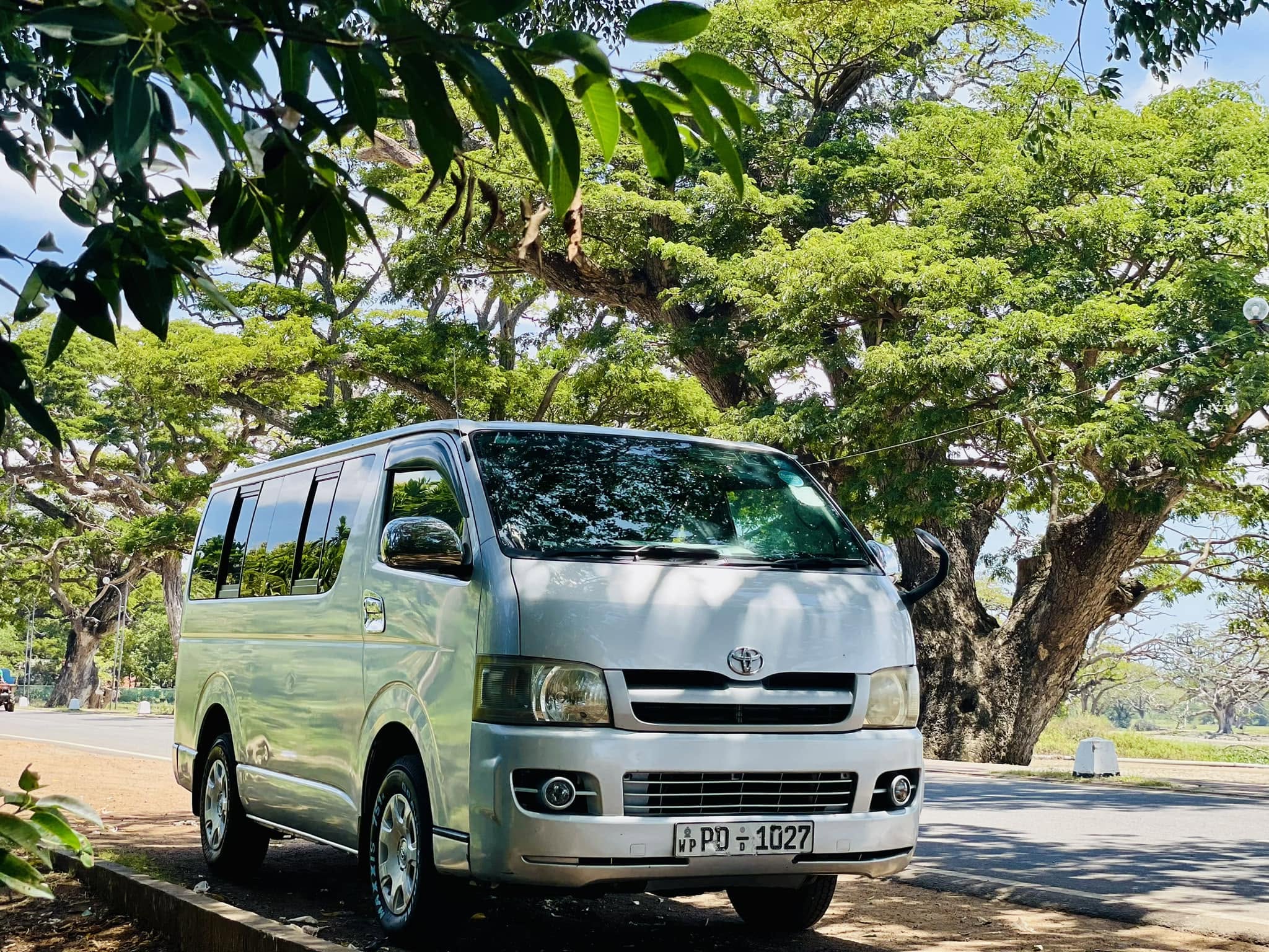 Luxury travel vehicle